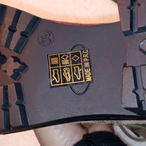 Beautiful Brand New Boots - Picture 13 of 14